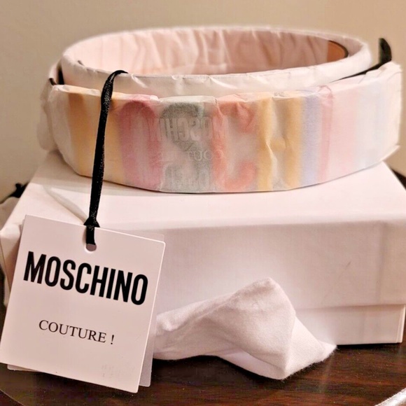 NOT FOR SALE Moschino Rainbow Logo Buckle Leather Belt Size 54 (US size 38) - Picture 2 of 4